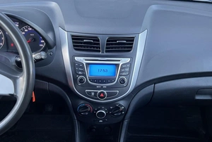Седан Hyundai Solaris 2012 года, 610000 рублей, Солонцы
