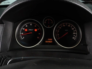Седан Opel Astra 2013 года, 880000 рублей, Красный Пахарь