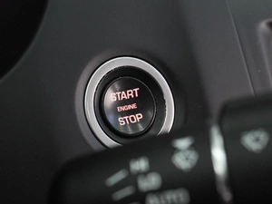 Внедорожник Jaguar E-Pace 2018 года, 2915000 рублей, Воронеж