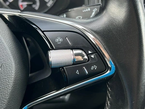 Внедорожник Skoda Karoq 2020 года, 2099000 рублей, Ижевск
