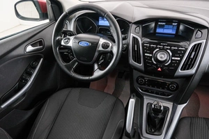 Седан Ford Focus 2012 года, 979000 рублей, Красноярск