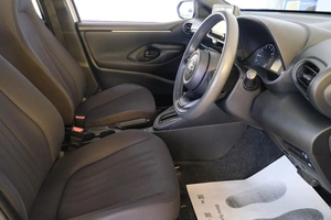 Хетчбэк Toyota Yaris 2021 года, 1139000 рублей, Омск