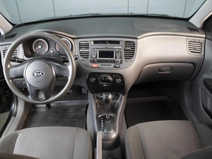Седан Kia Rio 2009 года, 660000 рублей, Омск