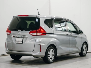 Минивэн Honda Freed 2022 года, 1872000 рублей, Красноярск