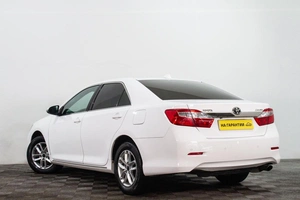 Седан Toyota Camry 2013 года, 1699000 рублей, Сургут