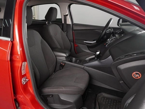 Хетчбэк Ford Focus 2012 года, 940000 рублей, Минеральные Воды