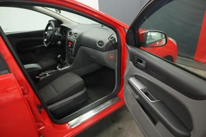 Хэтчбек Ford Focus 2011 года, 810000 рублей, Курск