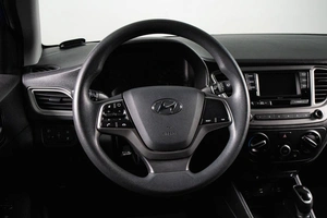 Седан Hyundai Solaris 2021 года, 1999000 рублей, Сургут