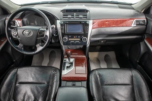 Седан Toyota Camry 2013 года, 1639000 рублей, Барнаул