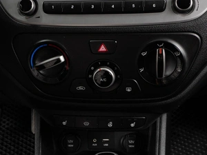 Седан Hyundai Solaris 2017 года, 1279000 рублей, Тюмень