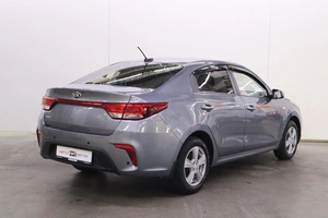 Седан Kia Rio 2017 года, 1400000 рублей, Брянск