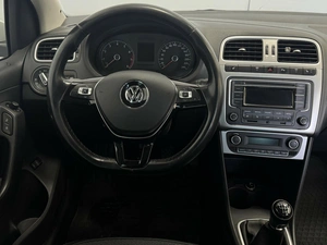 Седан Volkswagen Polo 2015 года, 845000 рублей, Красноярск