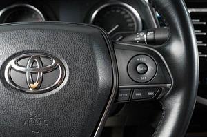 Седан Toyota Camry 2020 года, 2899000 рублей, Тюмень