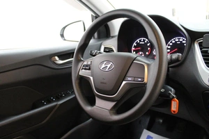 Седан Hyundai Solaris 2019 года, 990000 рублей, Смоленск