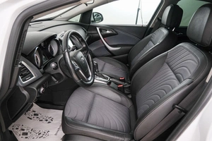 Седан Opel Astra 2014 года, 999000 рублей, Красноярск
