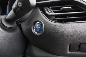 Внедорожник Toyota C-HR 2018 года, 2199000 рублей, Красноярск