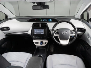 Лифтбек Toyota Prius 2016 года, 1735000 рублей, Тюмень