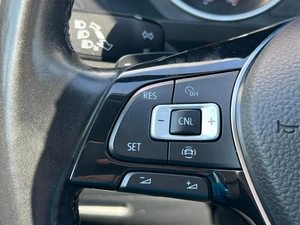 Внедорожник Volkswagen Tiguan 2018 года, 2599000 рублей, Ижевск