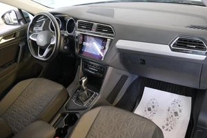 Внедорожник Volkswagen Tiguan 2021 года, 2899000 рублей, Омск