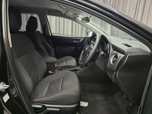 Хетчбэк Toyota Auris 2017 года, 1325000 рублей, Красноярск