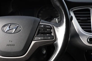 Седан Hyundai Solaris 2019 года, 1699000 рублей, Новосибирск