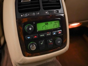 Седан Jaguar XJ 2009 года, 1849985 рублей, Москва