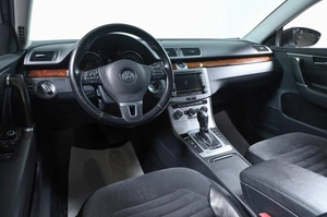 Седан Volkswagen Passat 2011 года, 1099000 рублей, Новосибирск