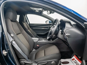 Хетчбэк Mazda 3 2021 года, 1800000 рублей, Красноярск
