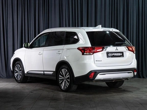 Внедорожник Mitsubishi Outlander 2018 года, 1920000 рублей, Волгоград