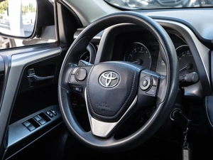 Внедорожник Toyota RAV4 2017 года, 2019000 рублей, Волгоград