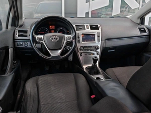 Седан Toyota Avensis 2012 года, 1370000 рублей, Краснодар