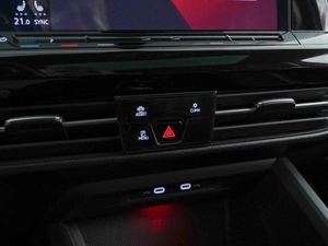 Хетчбэк Volkswagen Golf 2021 года, 2799444 рублей, Москва