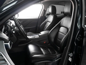 Внедорожник Jaguar F-Pace 2017 года, 2649000 рублей, Тюмень