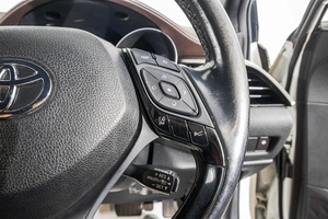 Внедорожник Toyota C-HR 2019 года, 1899000 рублей, Барнаул