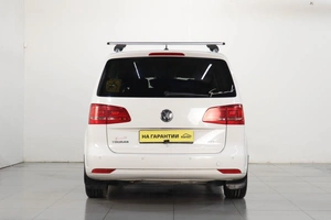 Минивэн Volkswagen Touran 2011 года, 1199000 рублей, Челябинск