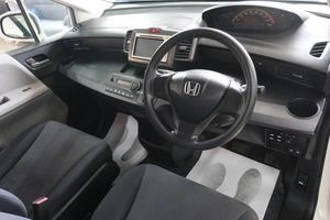 Минивэн Honda Freed 2009 года, 1169000 рублей, Омск