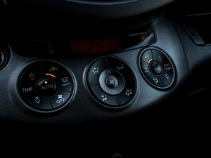 Внедорожник Toyota RAV4 2012 года, 1599000 рублей, Волгоград