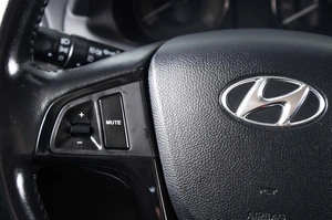 Хетчбэк Hyundai Solaris 2012 года, 839000 рублей, Пермь