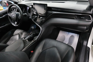 Седан Toyota Camry 2021 года, 2799000 рублей, Омск