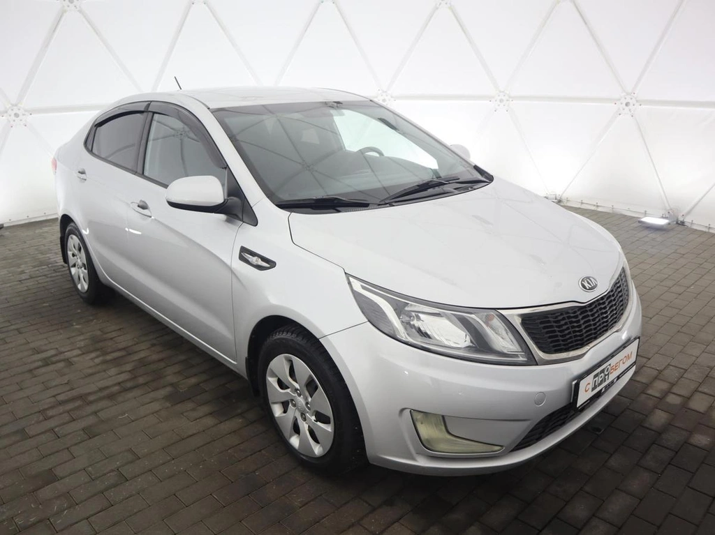 Седан Kia Rio 2013 года, 895000 рублей, Орёл