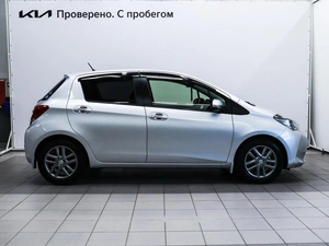 Хетчбэк Toyota Vitz 2015 года, 980000 рублей, Красноярск