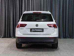 Внедорожник Volkswagen Tiguan 2017 года, 2230000 рублей, Волгоград