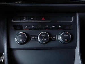 Хетчбэк SEAT Leon 2013 года, 1166000 рублей, Ставрополь