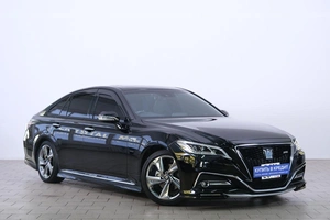 Седан Toyota Crown 2019 года, 3889000 рублей, Омск