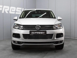 Внедорожник Volkswagen Touareg 2014 года, 2390000 рублей, Омск