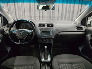 Седан Volkswagen Polo 2018 года, 885000 рублей, Красноярск