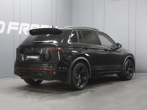 Внедорожник Volkswagen Tiguan 2021 года, 4200000 рублей, Омск