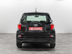 Хетчбэк Toyota Ractis 2011 года, 900000 рублей, Красноярск