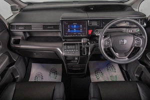 Минивэн Honda Stepwgn Spada 2021 года, 2879000 рублей, Томск