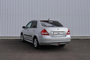 Седан Nissan Tiida 2011 года, 740000 рублей, Брянск